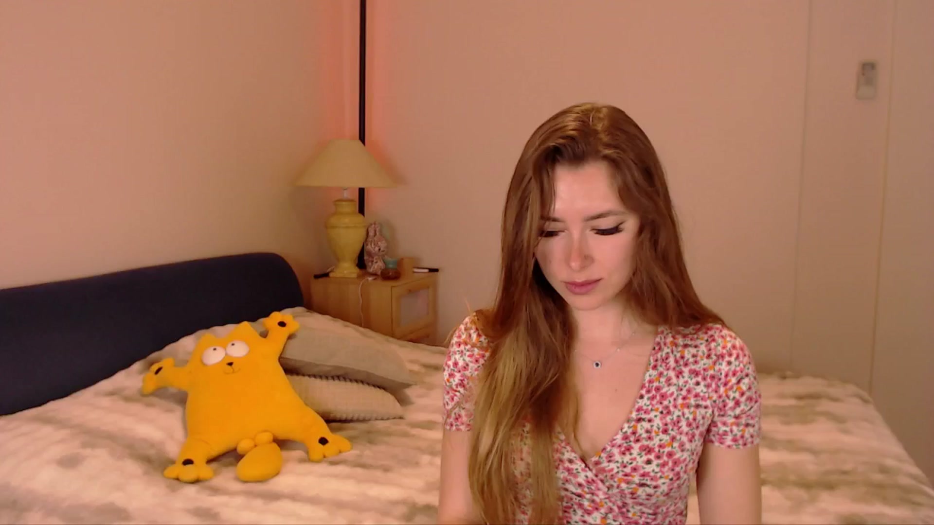 Gallery image thumbnail from SimonsWife's myfreecams stream on, 03/30/2026, 16:31 image 18 of 20