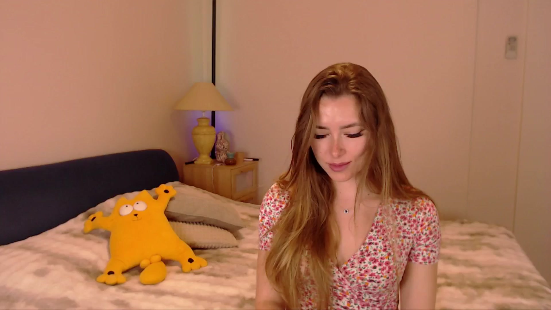 Gallery image thumbnail from SimonsWife's myfreecams stream on, 03/30/2026, 16:31 image 20 of 20