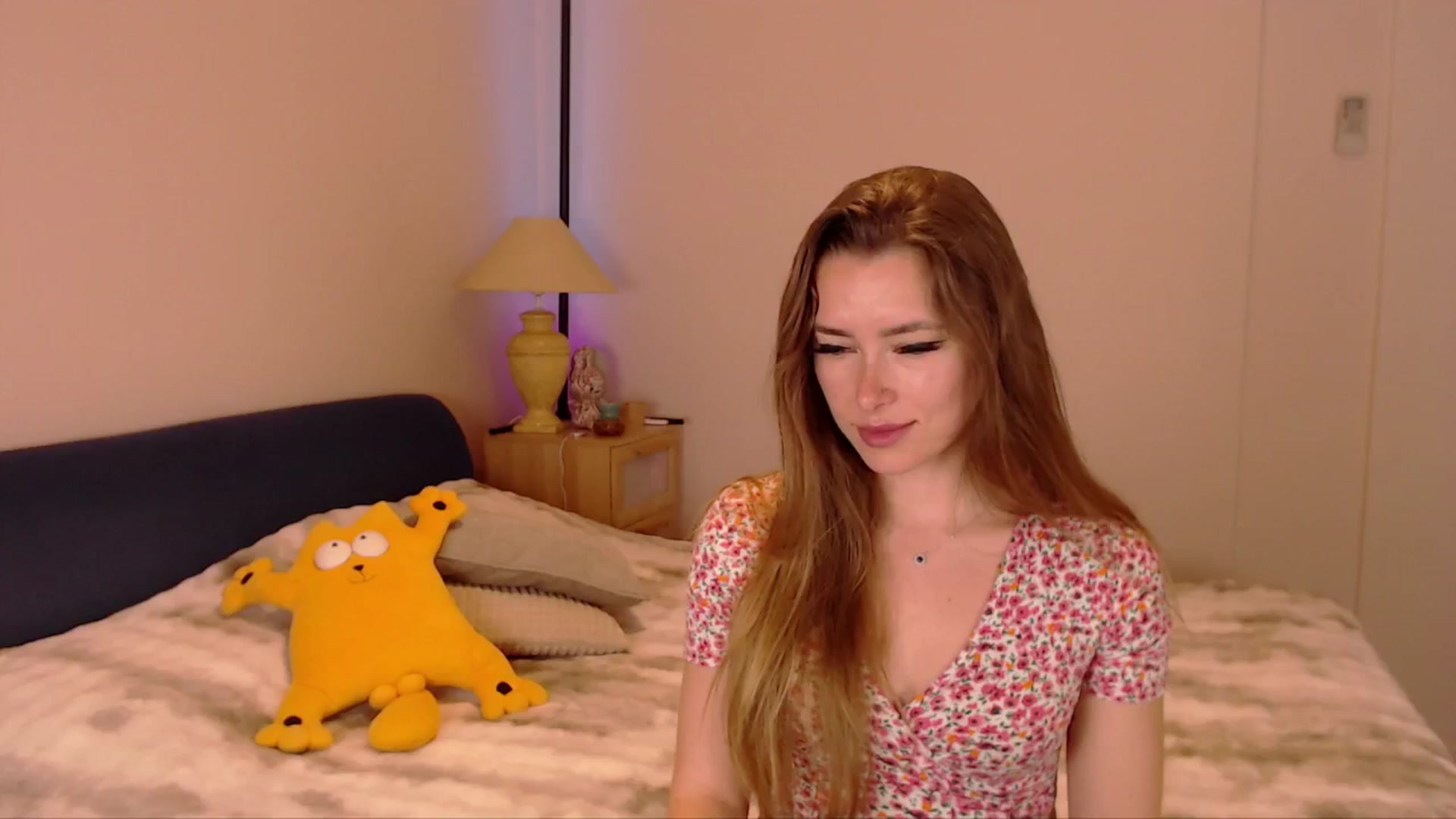 Gallery image thumbnail from SimonsWife's myfreecams stream on, 03/30/2026, 16:31 image 19 of 20