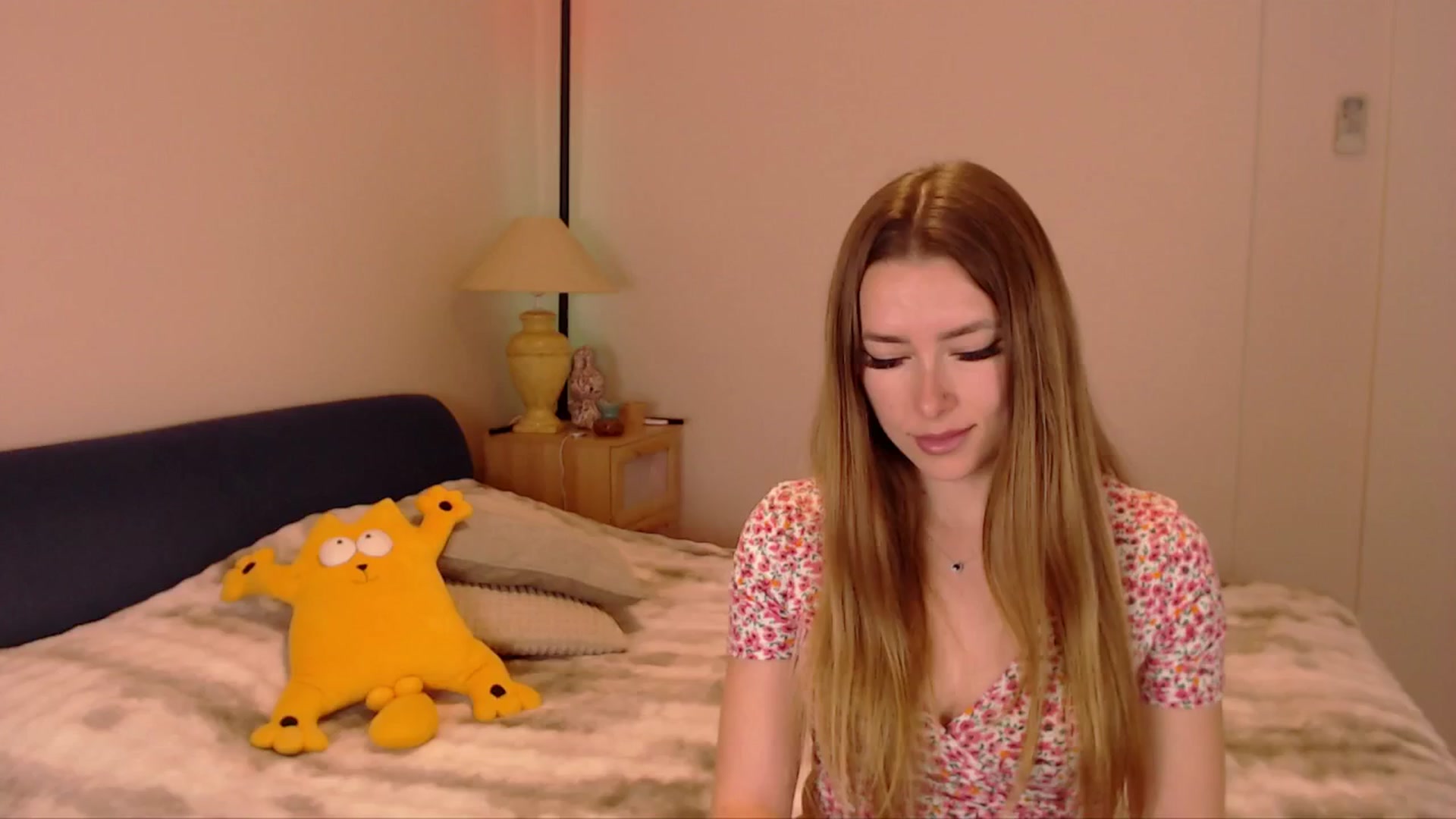 Gallery image thumbnail from SimonsWife's myfreecams stream on, 03/30/2026, 16:31 image 1 of 20
