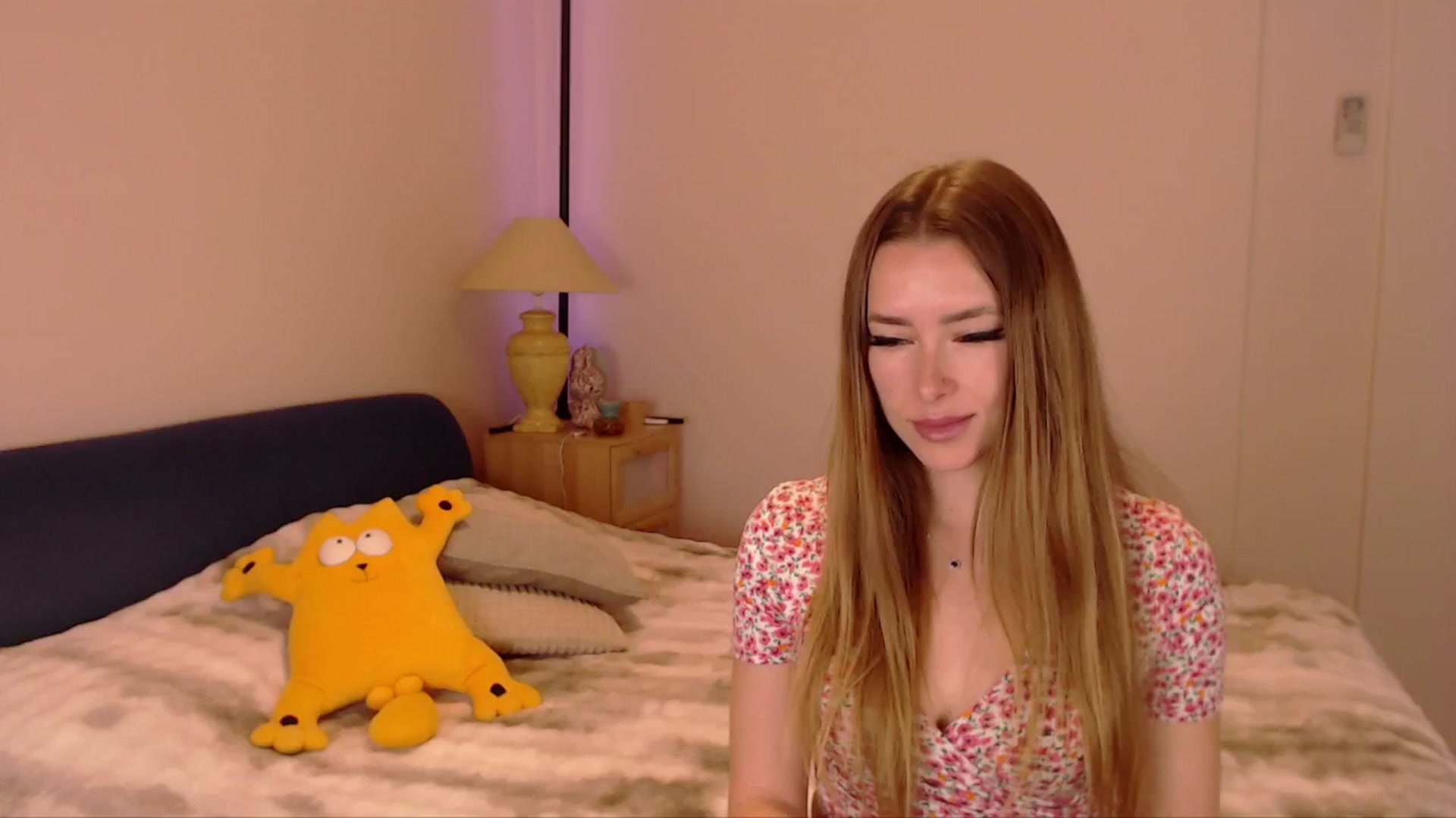 Gallery image thumbnail from SimonsWife's myfreecams stream on, 03/30/2026, 16:31 image 4 of 20