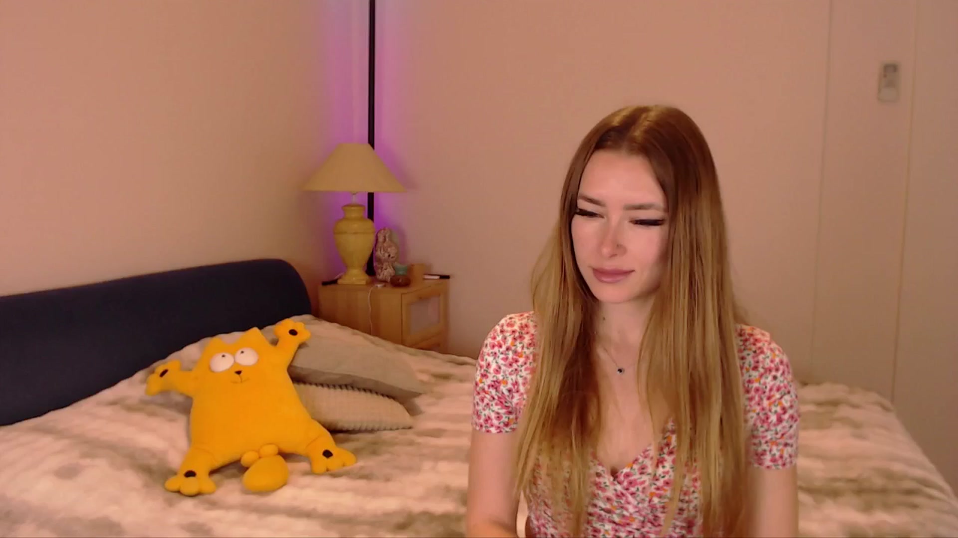 Gallery image thumbnail from SimonsWife's myfreecams stream on, 03/30/2026, 16:31 image 2 of 20