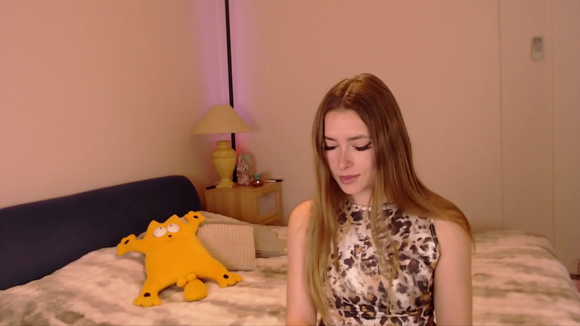 Gallery image thumbnail from SimonsWife's myfreecams stream on, 04/02/2026, 13:27 image 2 of 20