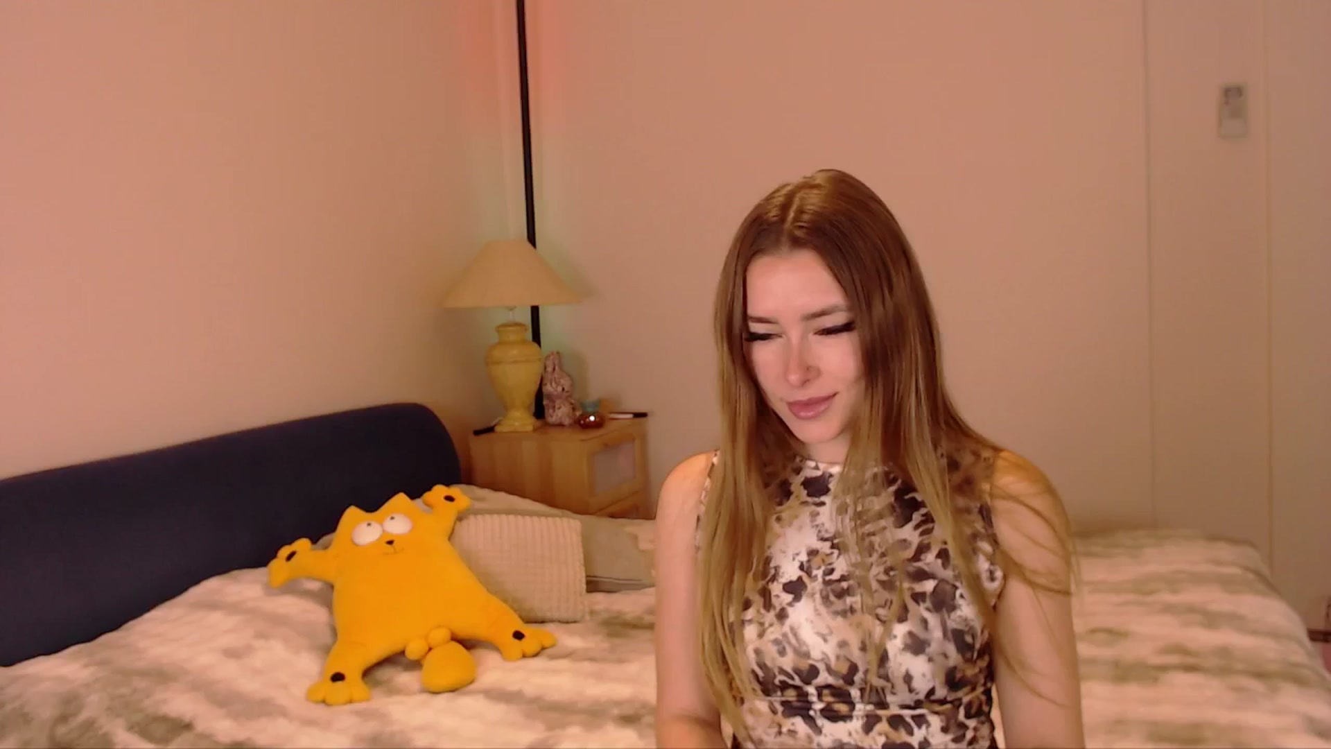Gallery image thumbnail from SimonsWife's myfreecams stream on, 04/02/2026, 13:27 image 3 of 20