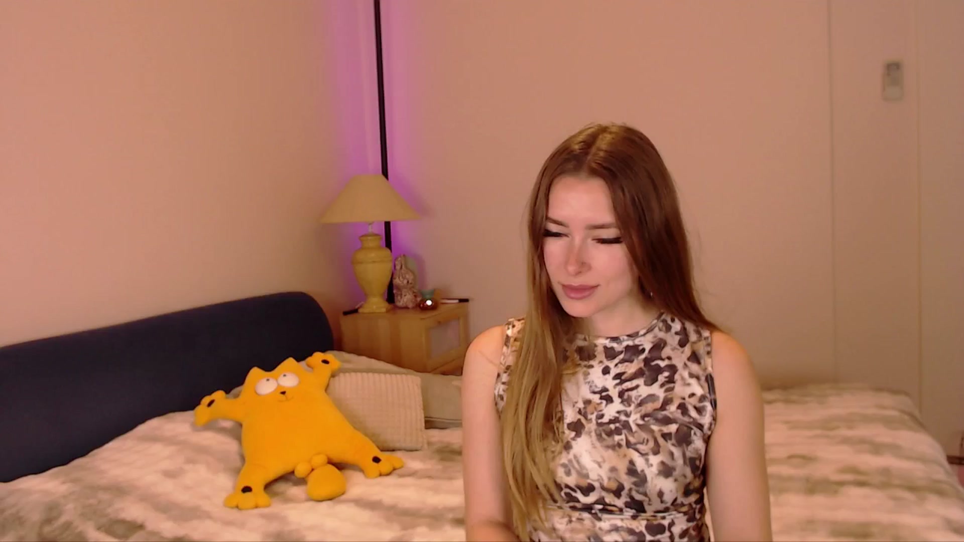 Gallery image thumbnail from SimonsWife's myfreecams stream on, 04/02/2026, 13:27 image 11 of 20