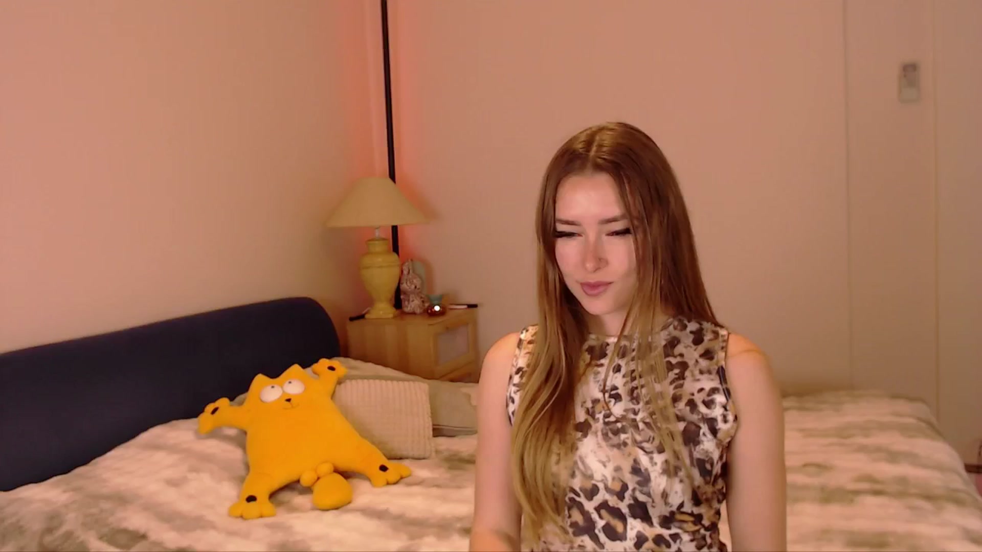 Gallery image thumbnail from SimonsWife's myfreecams stream on, 04/02/2026, 13:27 image 18 of 20
