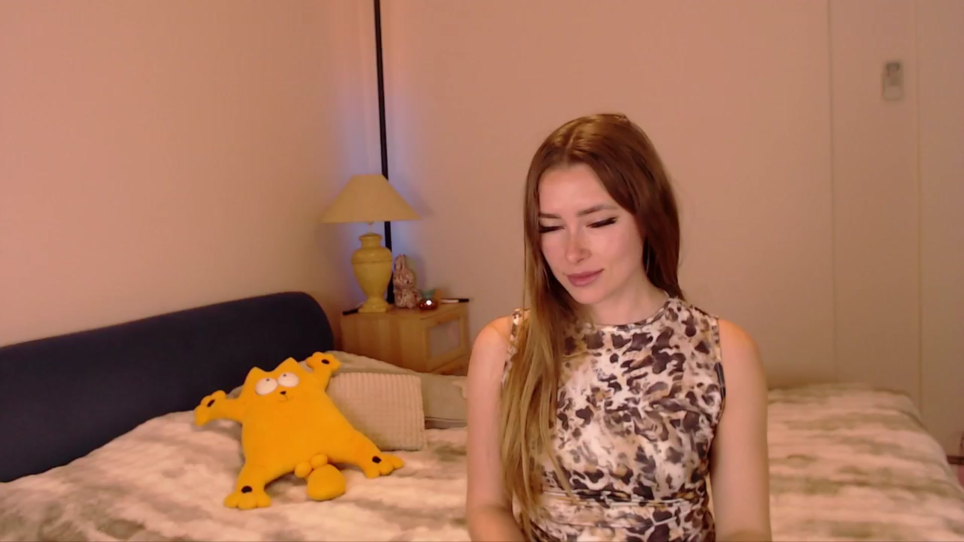 Gallery image thumbnail from SimonsWife's myfreecams stream on, 04/02/2026, 13:27 image 10 of 20