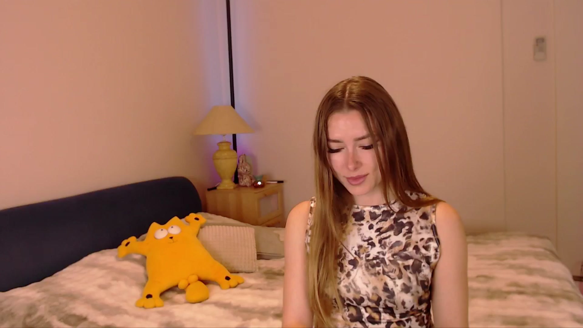 Gallery image thumbnail from SimonsWife's myfreecams stream on, 04/02/2026, 13:27 image 16 of 20