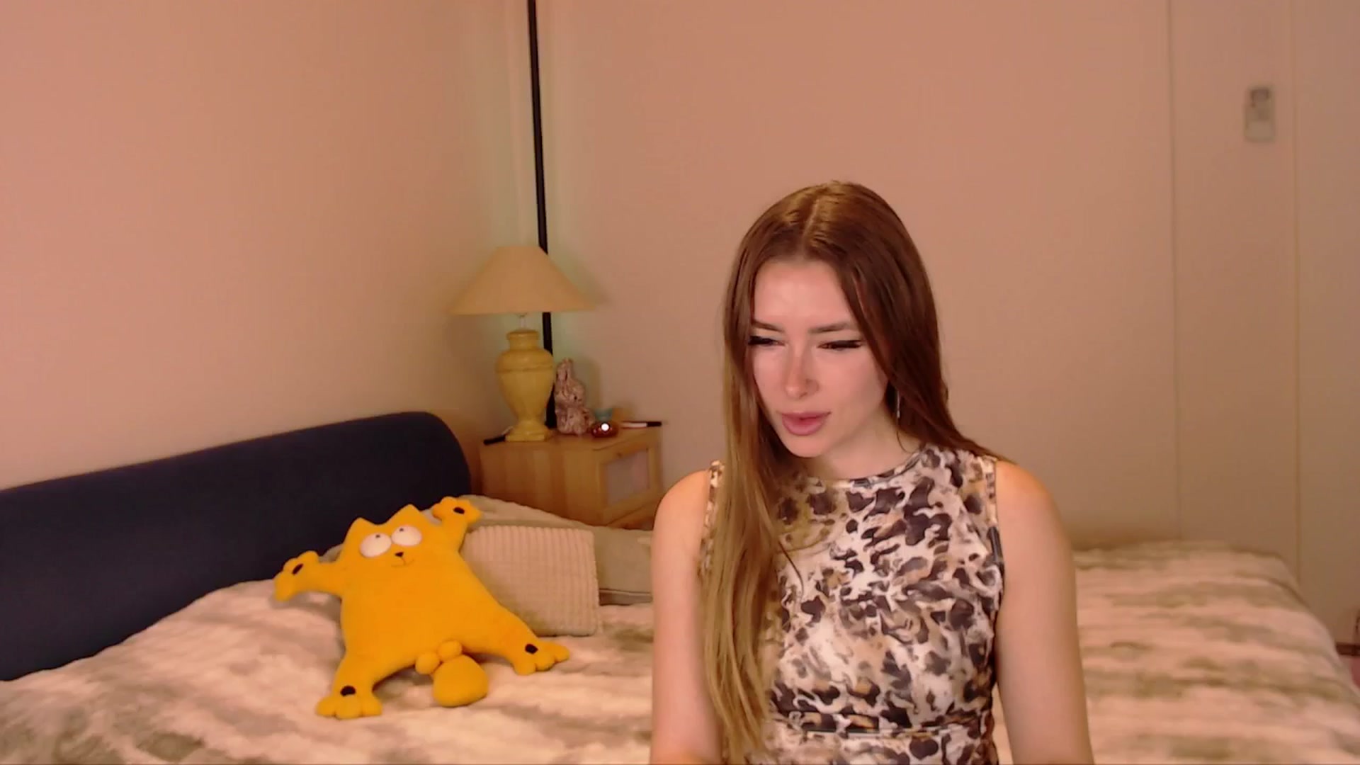 Gallery image thumbnail from SimonsWife's myfreecams stream on, 04/02/2026, 13:27 image 13 of 20
