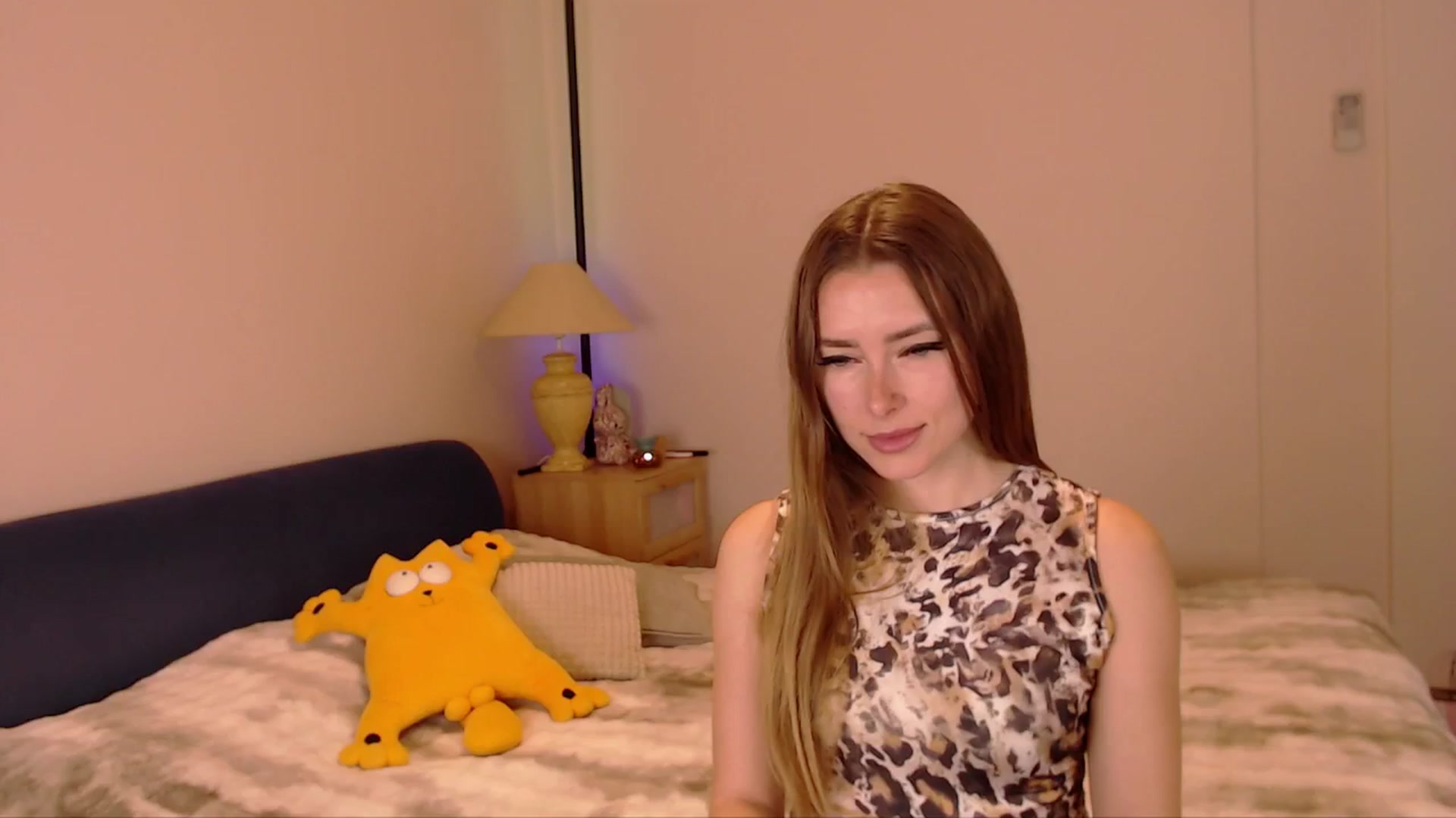 Gallery image thumbnail from SimonsWife's myfreecams stream on, 04/02/2026, 13:27 image 14 of 20