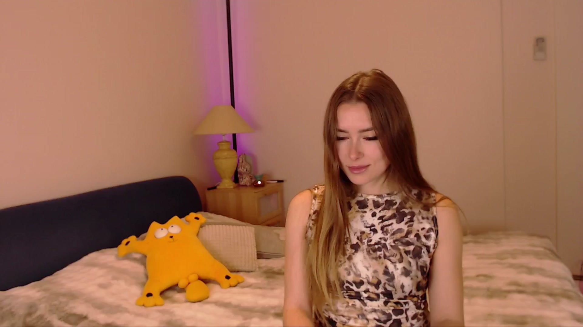 Gallery image thumbnail from SimonsWife's myfreecams stream on, 04/02/2026, 13:27 image 6 of 20
