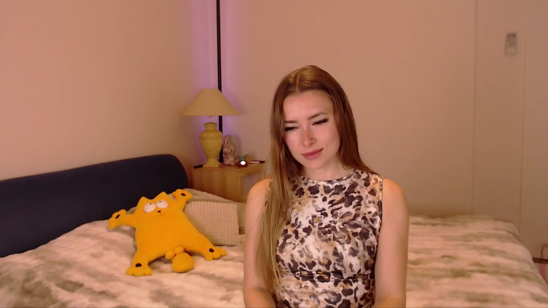 Gallery image thumbnail from SimonsWife's myfreecams stream on, 04/02/2026, 15:02 image 9 of 20