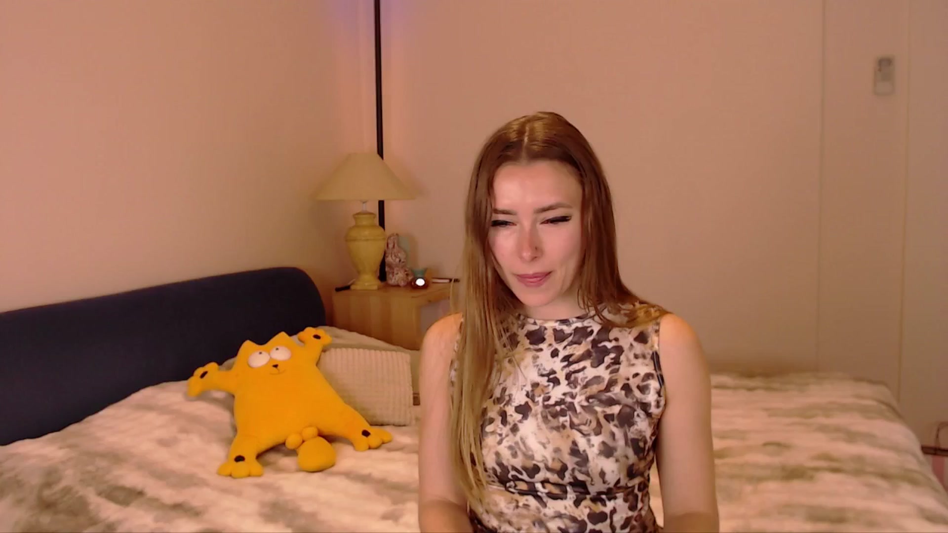 Gallery image thumbnail from SimonsWife's myfreecams stream on, 04/02/2026, 15:02 image 15 of 20