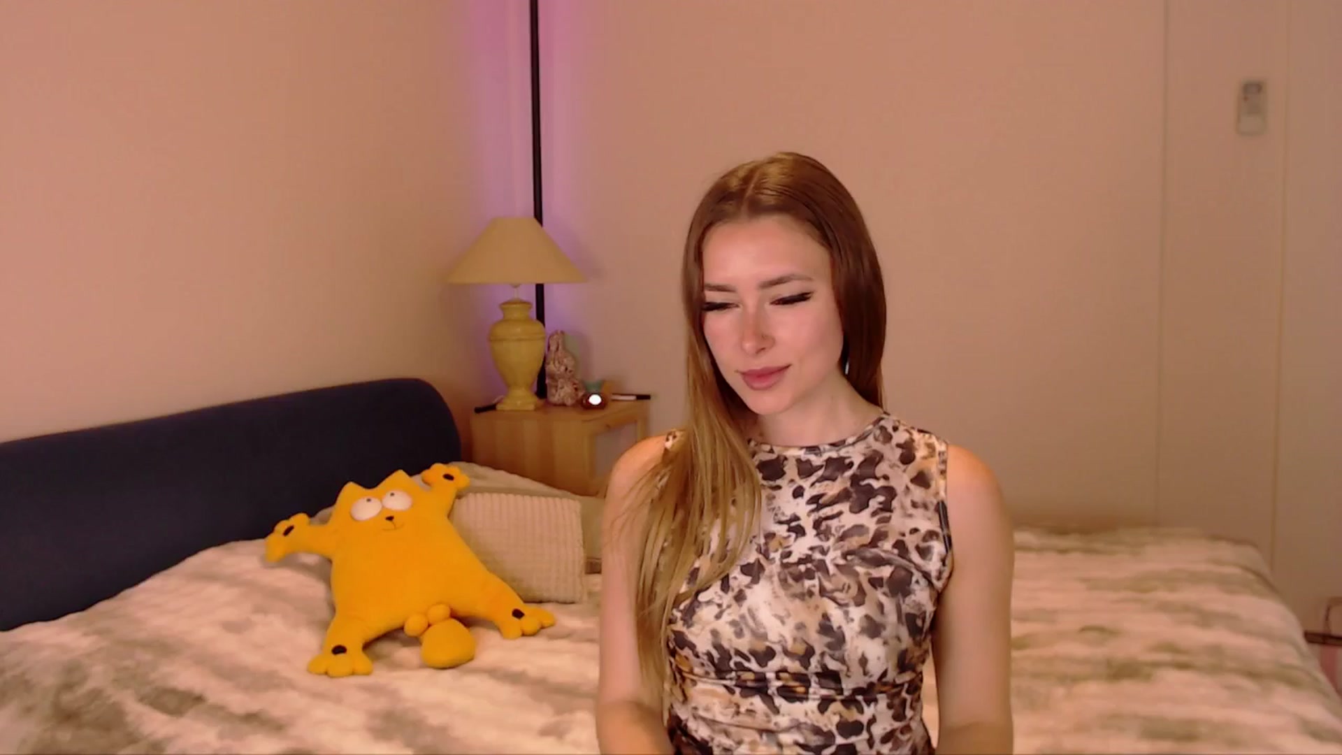 Gallery image thumbnail from SimonsWife's myfreecams stream on, 04/02/2026, 15:02 image 16 of 20