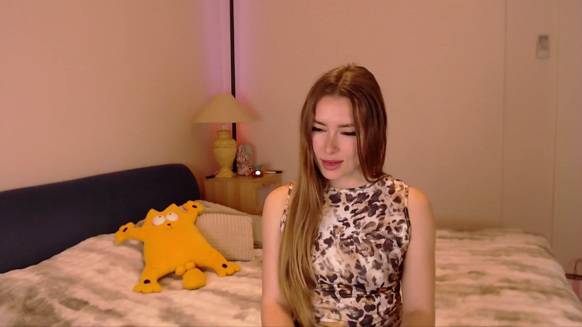 Gallery image thumbnail from SimonsWife's myfreecams stream on, 04/02/2026, 15:02 image 2 of 20