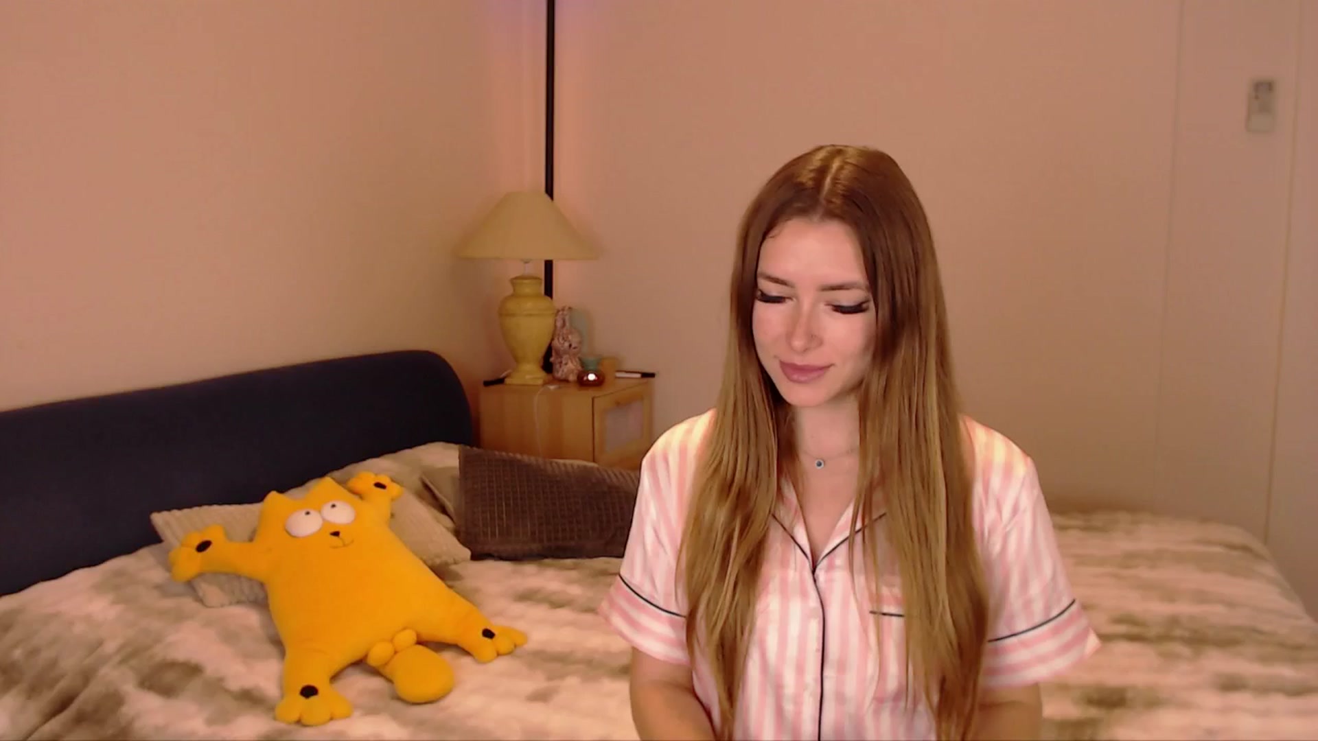 Gallery image thumbnail from SimonsWife's myfreecams stream on, 04/06/2026, 11:57 image 13 of 20