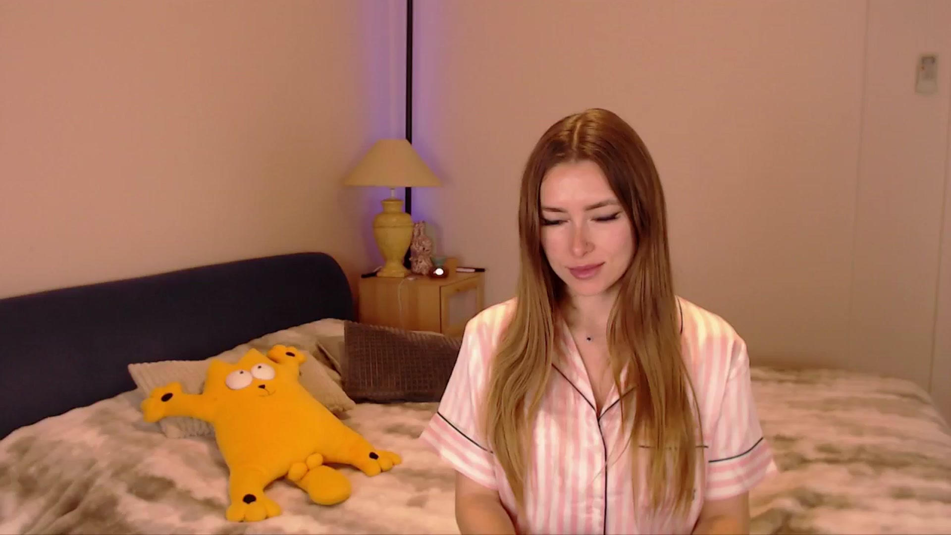 Gallery image thumbnail from SimonsWife's myfreecams stream on, 04/06/2026, 12:45 image 20 of 20