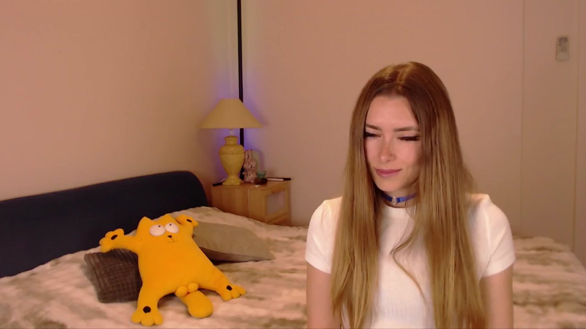 Gallery image thumbnail from SimonsWife's myfreecams stream on, 04/19/2026, 13:56 image 14 of 20