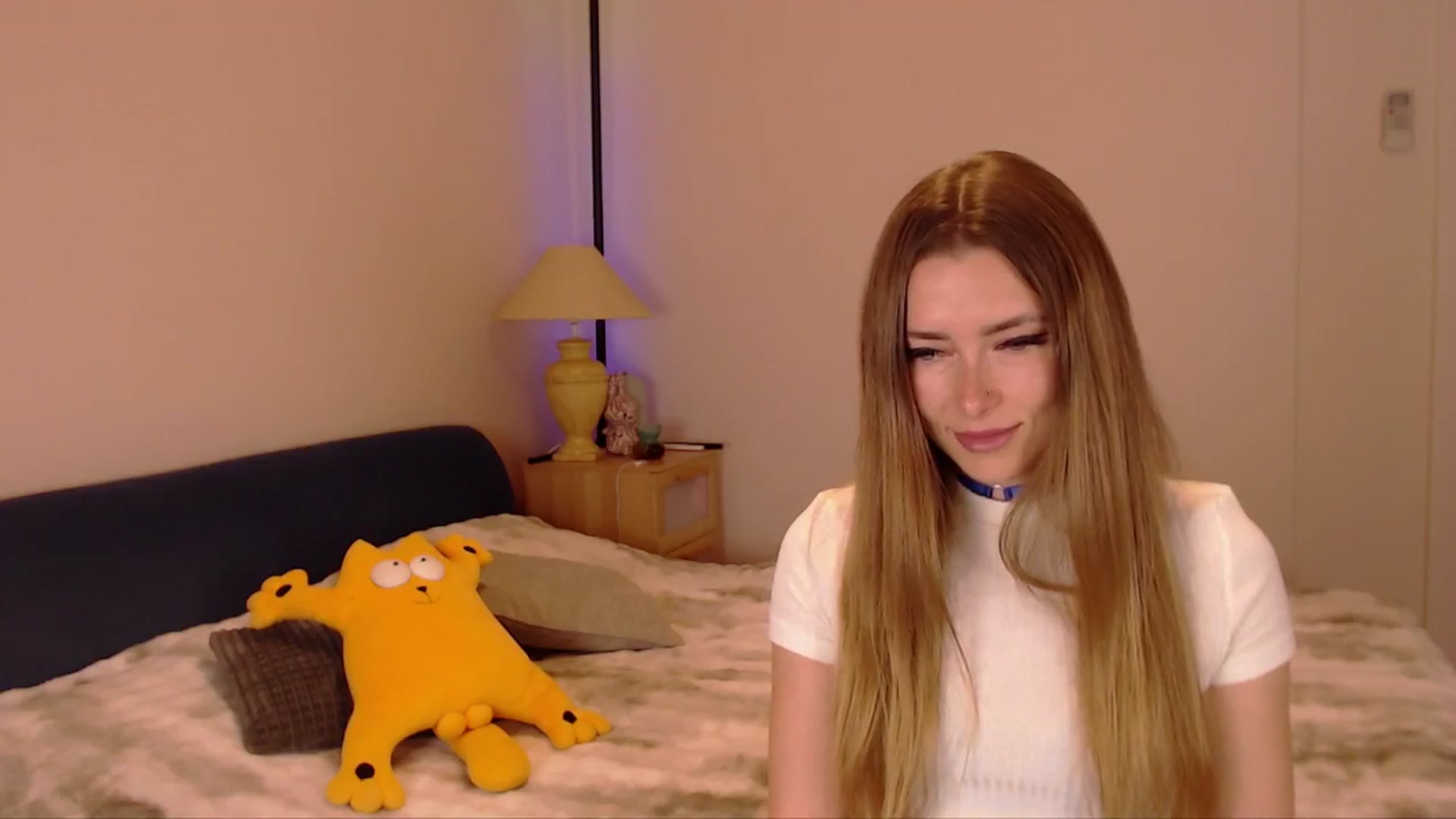 Gallery image thumbnail from SimonsWife's myfreecams stream on, 04/19/2026, 13:56 image 9 of 20