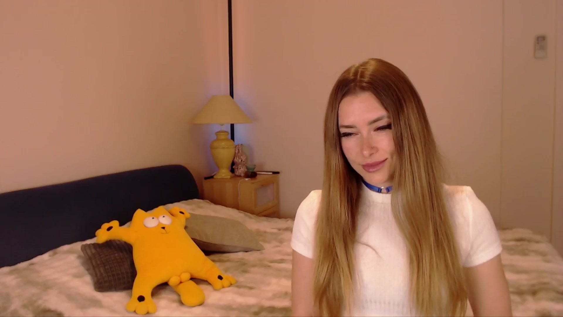 Gallery image thumbnail from SimonsWife's myfreecams stream on, 04/19/2026, 13:56 image 2 of 20