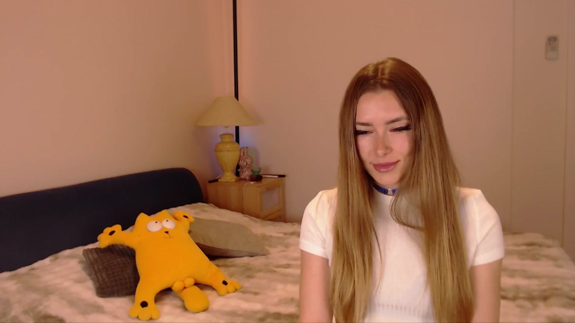 Gallery image thumbnail from SimonsWife's myfreecams stream on, 04/19/2026, 13:56 image 7 of 20