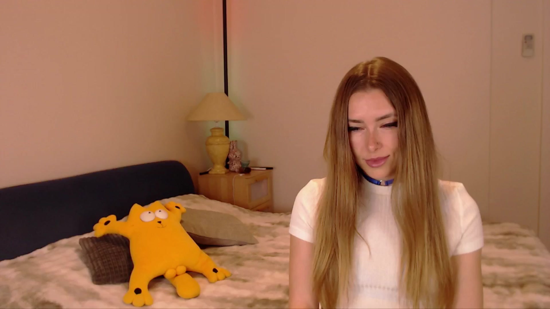 Gallery image thumbnail from SimonsWife's myfreecams stream on, 04/19/2026, 13:56 image 1 of 20