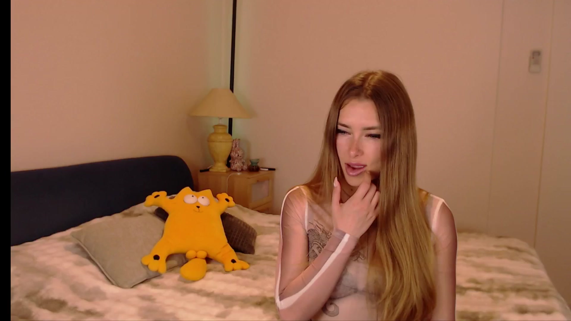 Gallery image thumbnail from SimonsWife's myfreecams stream on, 04/20/2026, 13:19 image 9 of 20