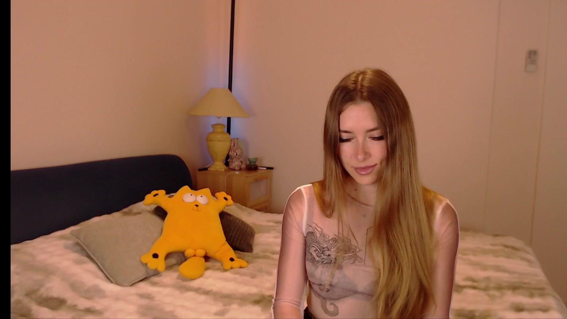 Gallery image thumbnail from SimonsWife's myfreecams stream on, 04/20/2026, 13:19 image 4 of 20
