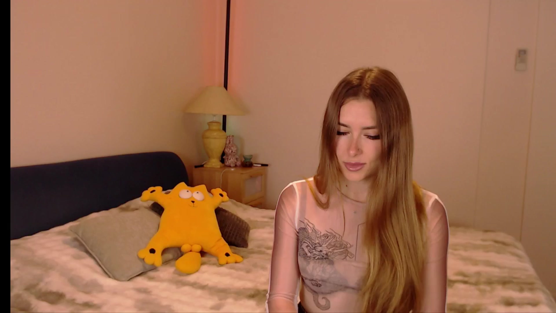 Gallery image thumbnail from SimonsWife's myfreecams stream on, 04/20/2026, 13:19 image 2 of 20