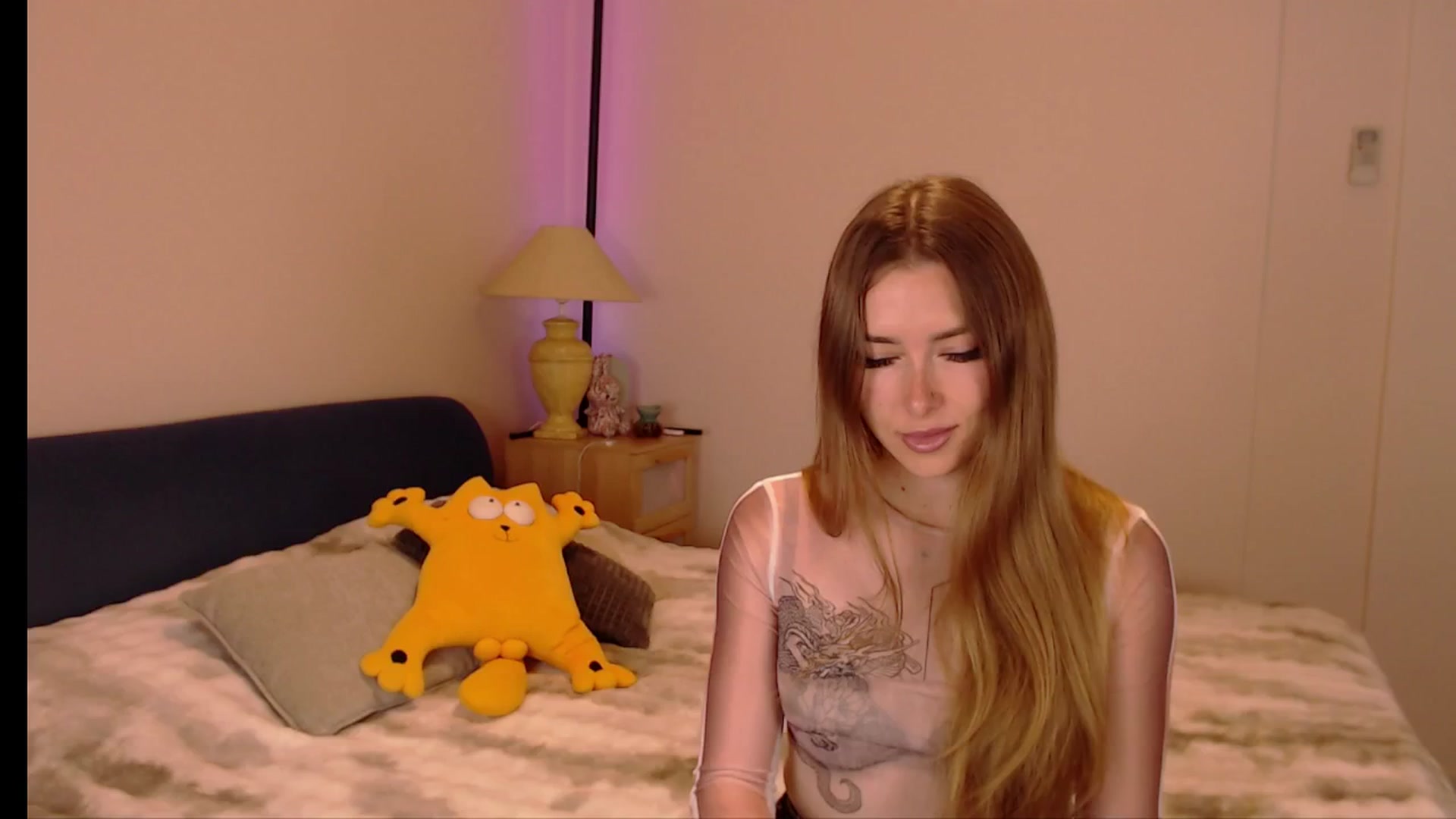 Gallery image thumbnail from SimonsWife's myfreecams stream on, 04/20/2026, 13:19 image 3 of 20