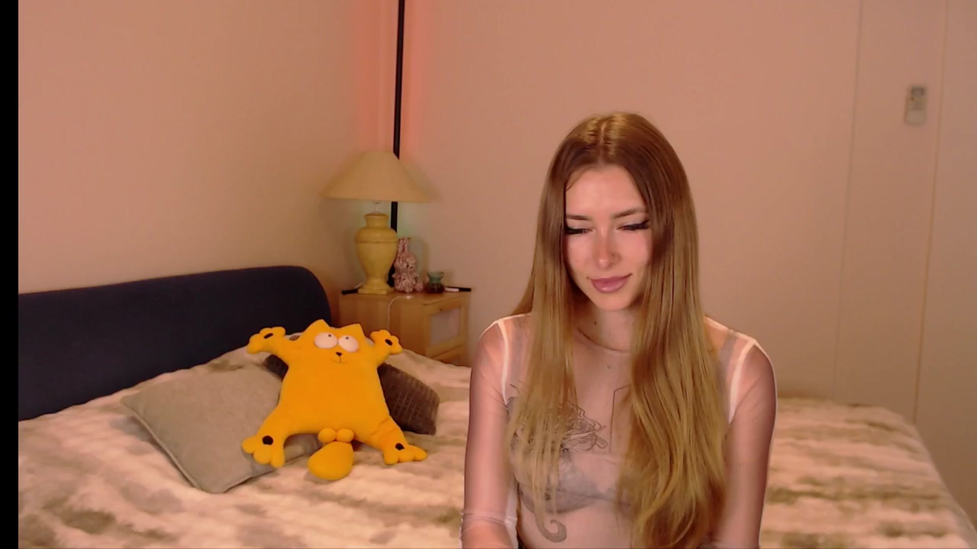 Gallery image thumbnail from SimonsWife's myfreecams stream on, 04/20/2026, 13:19 image 13 of 20
