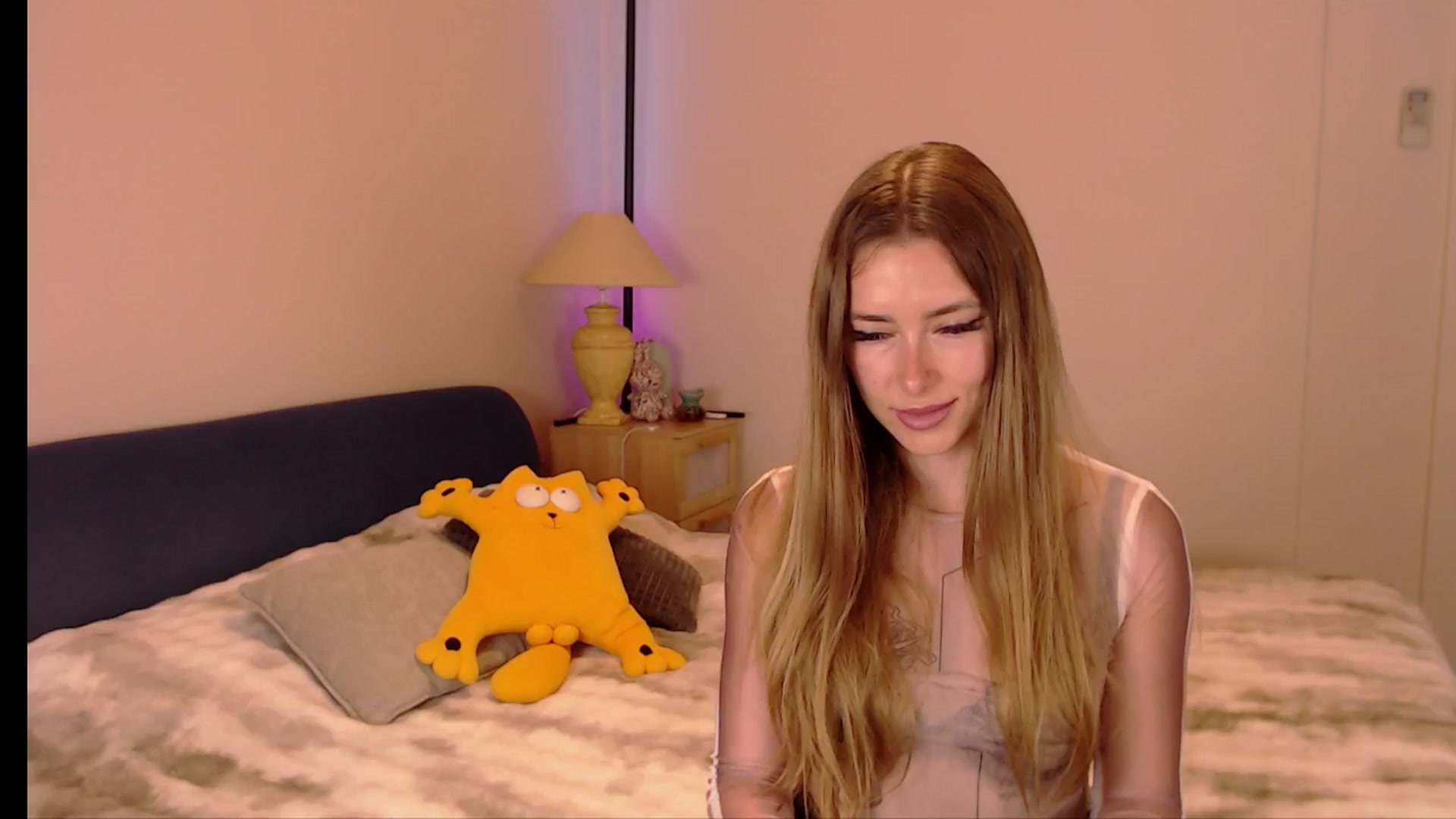Gallery image thumbnail from SimonsWife's myfreecams stream on, 04/20/2026, 15:16 image 15 of 20
