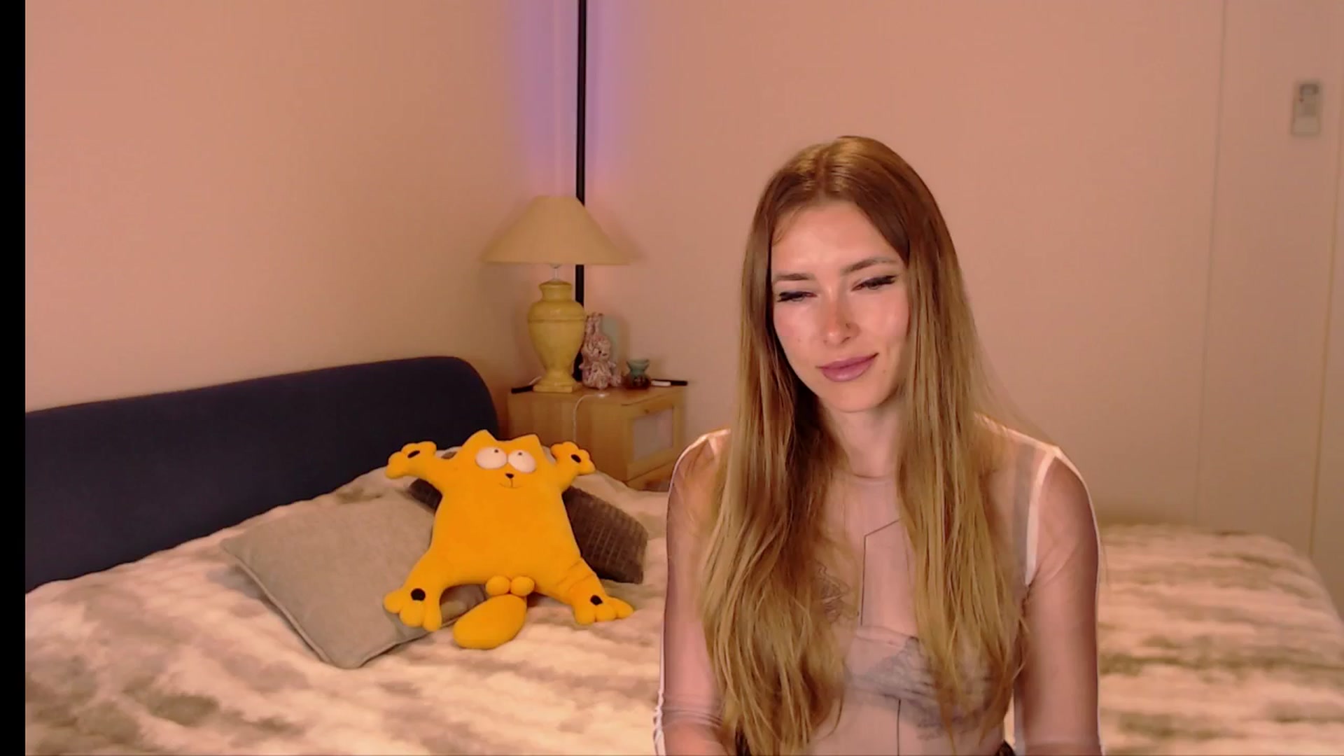 Gallery image thumbnail from SimonsWife's myfreecams stream on, 04/20/2026, 15:16 image 12 of 20
