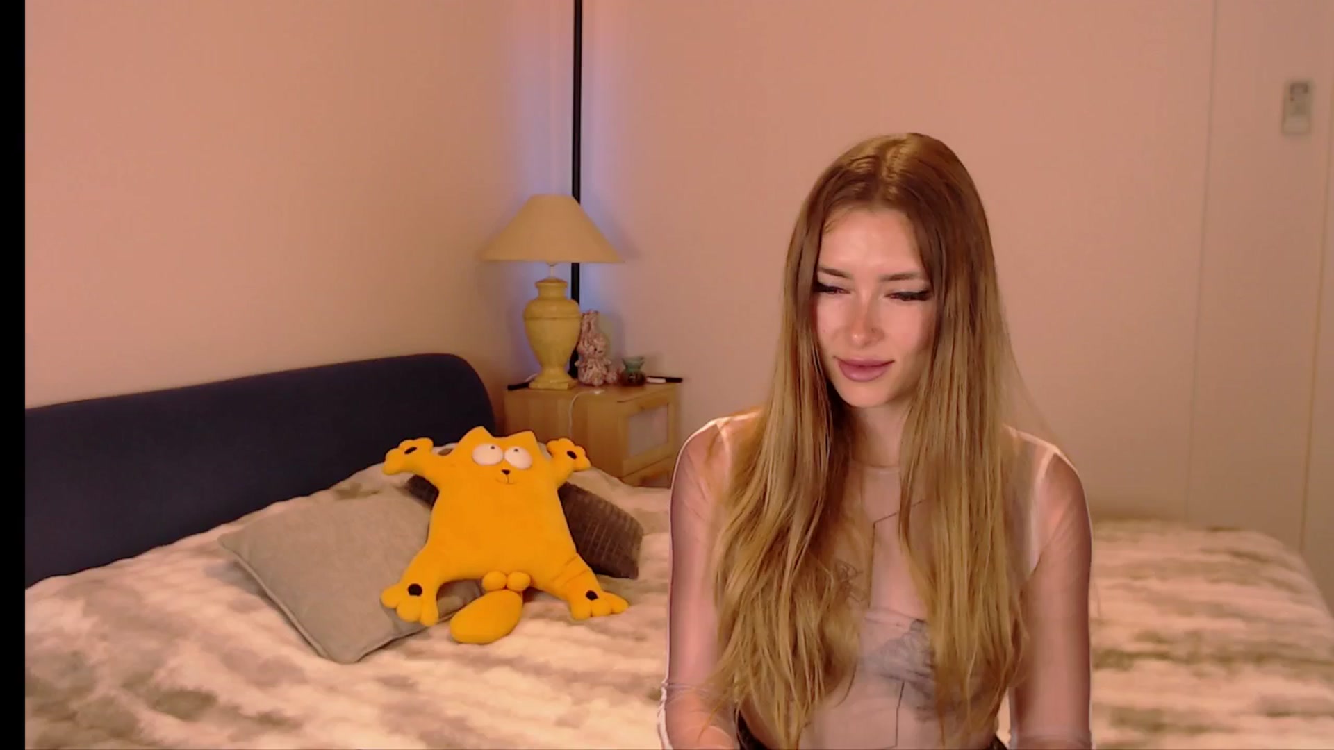 Gallery image thumbnail from SimonsWife's myfreecams stream on, 04/20/2026, 15:16 image 14 of 20