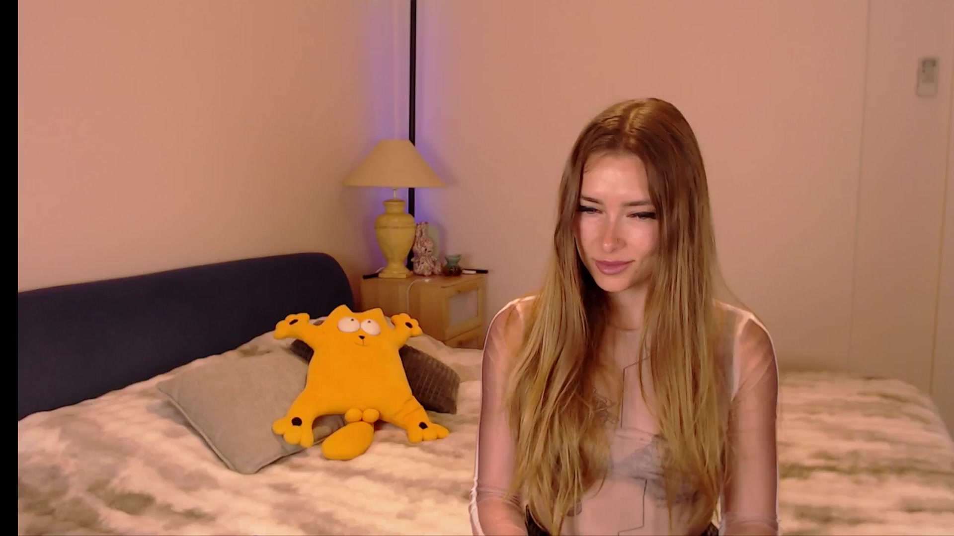 Gallery image thumbnail from SimonsWife's myfreecams stream on, 04/20/2026, 15:16 image 11 of 20