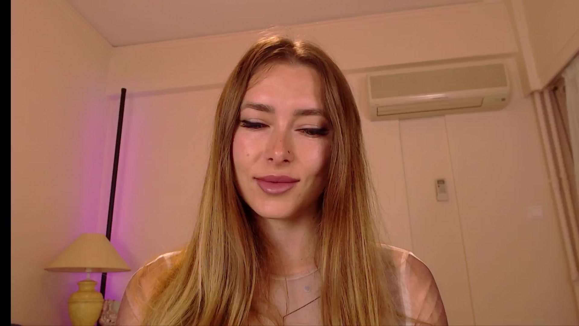 Gallery image thumbnail from SimonsWife's myfreecams stream on, 04/20/2026, 15:16 image 5 of 20