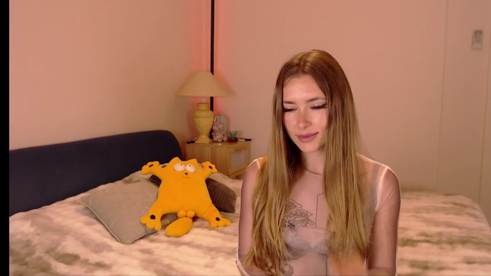 Gallery image thumbnail from SimonsWife's myfreecams stream on, 04/20/2026, 15:16 image 19 of 20