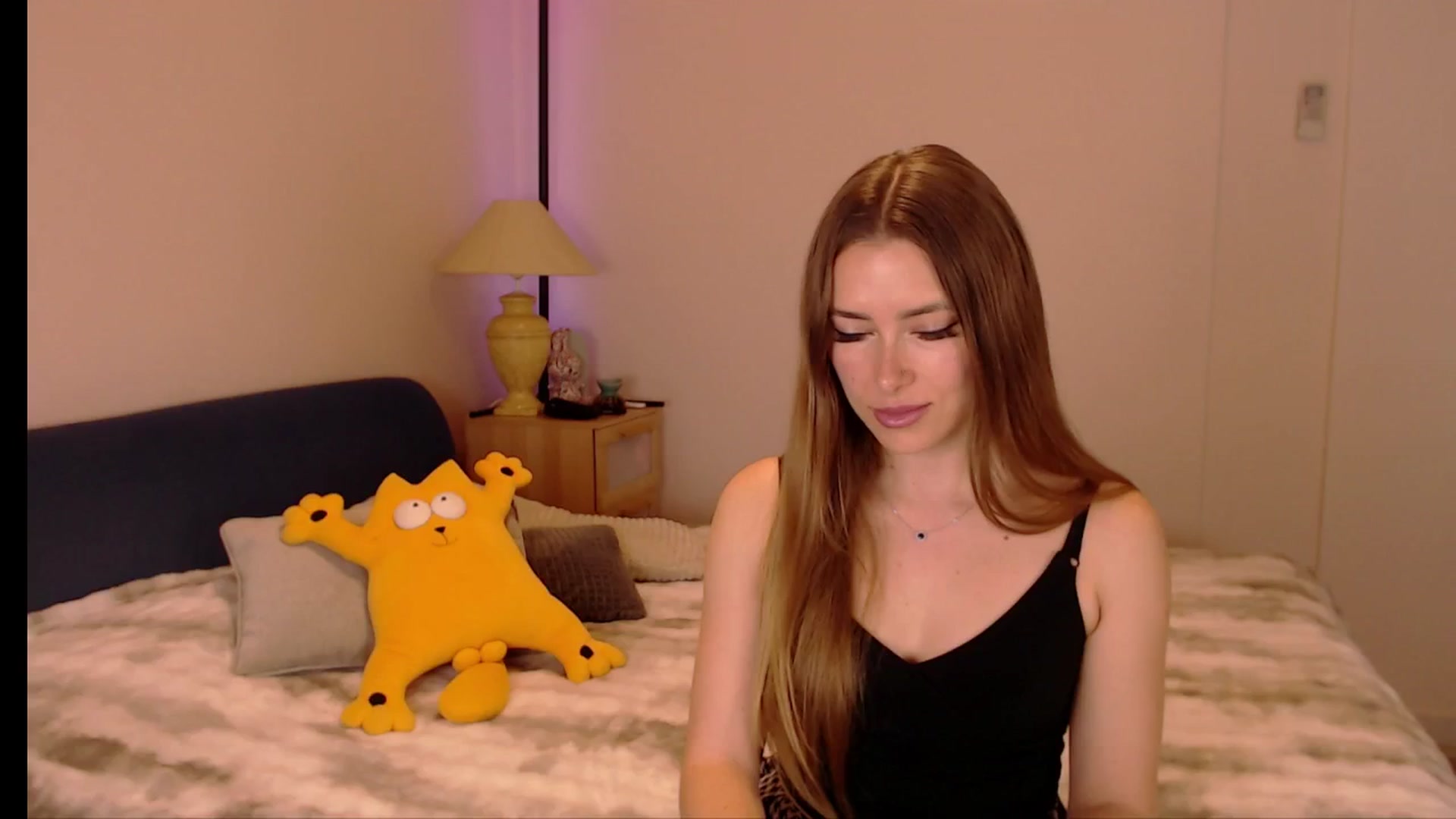 Gallery image thumbnail from SimonsWife's myfreecams stream on, 04/23/2026, 12:44 image 1 of 20