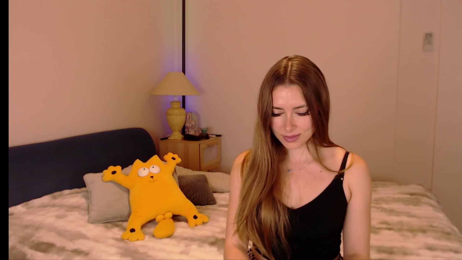 Gallery image thumbnail from SimonsWife's myfreecams stream on, 04/23/2026, 12:44 image 13 of 20