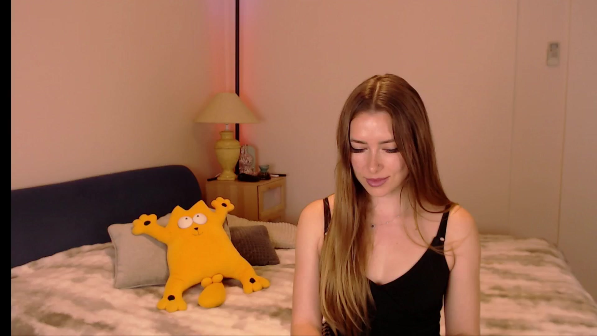 Gallery image thumbnail from SimonsWife's myfreecams stream on, 04/23/2026, 12:44 image 20 of 20