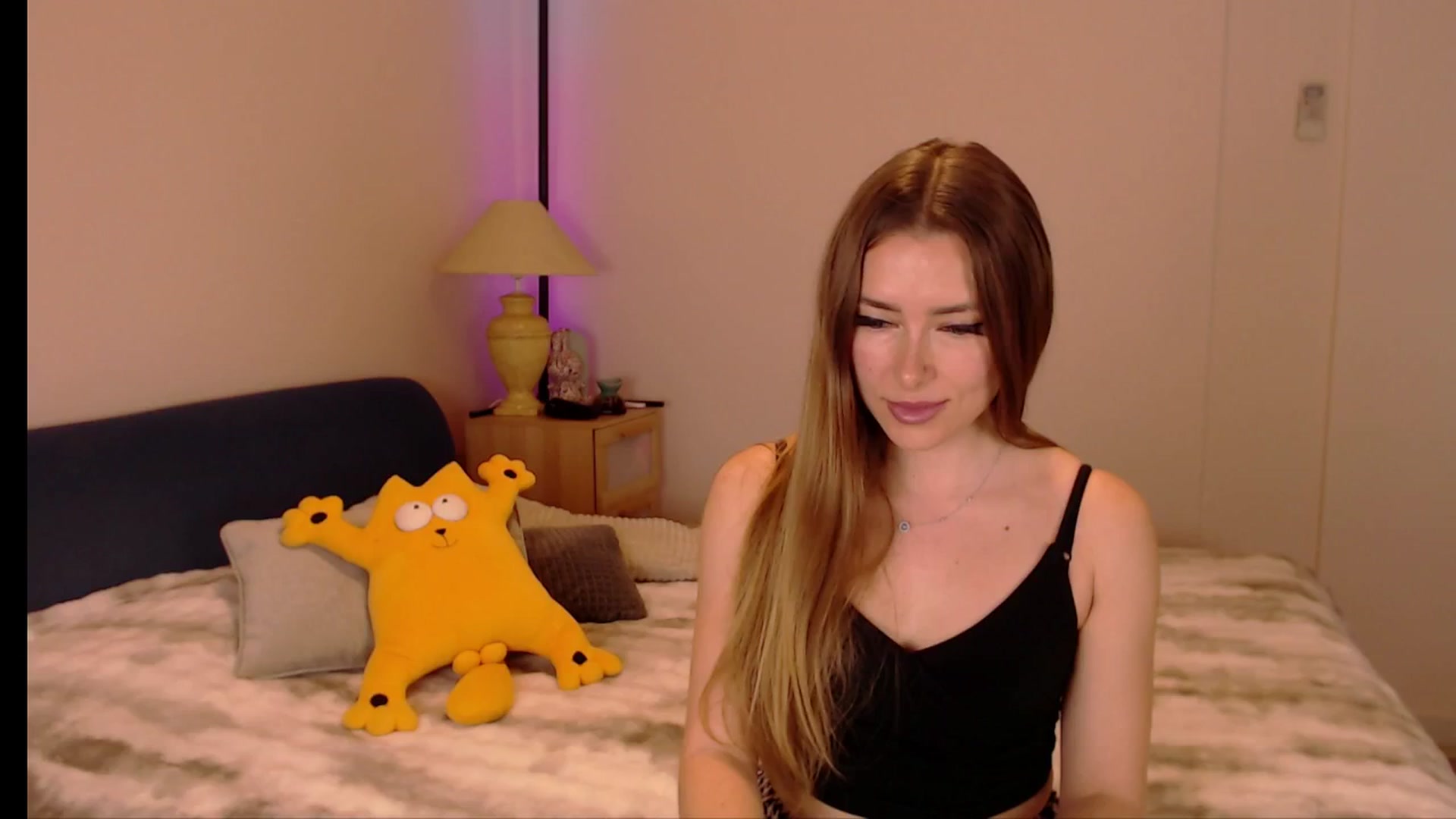 Gallery image thumbnail from SimonsWife's myfreecams stream on, 04/23/2026, 12:44 image 4 of 20