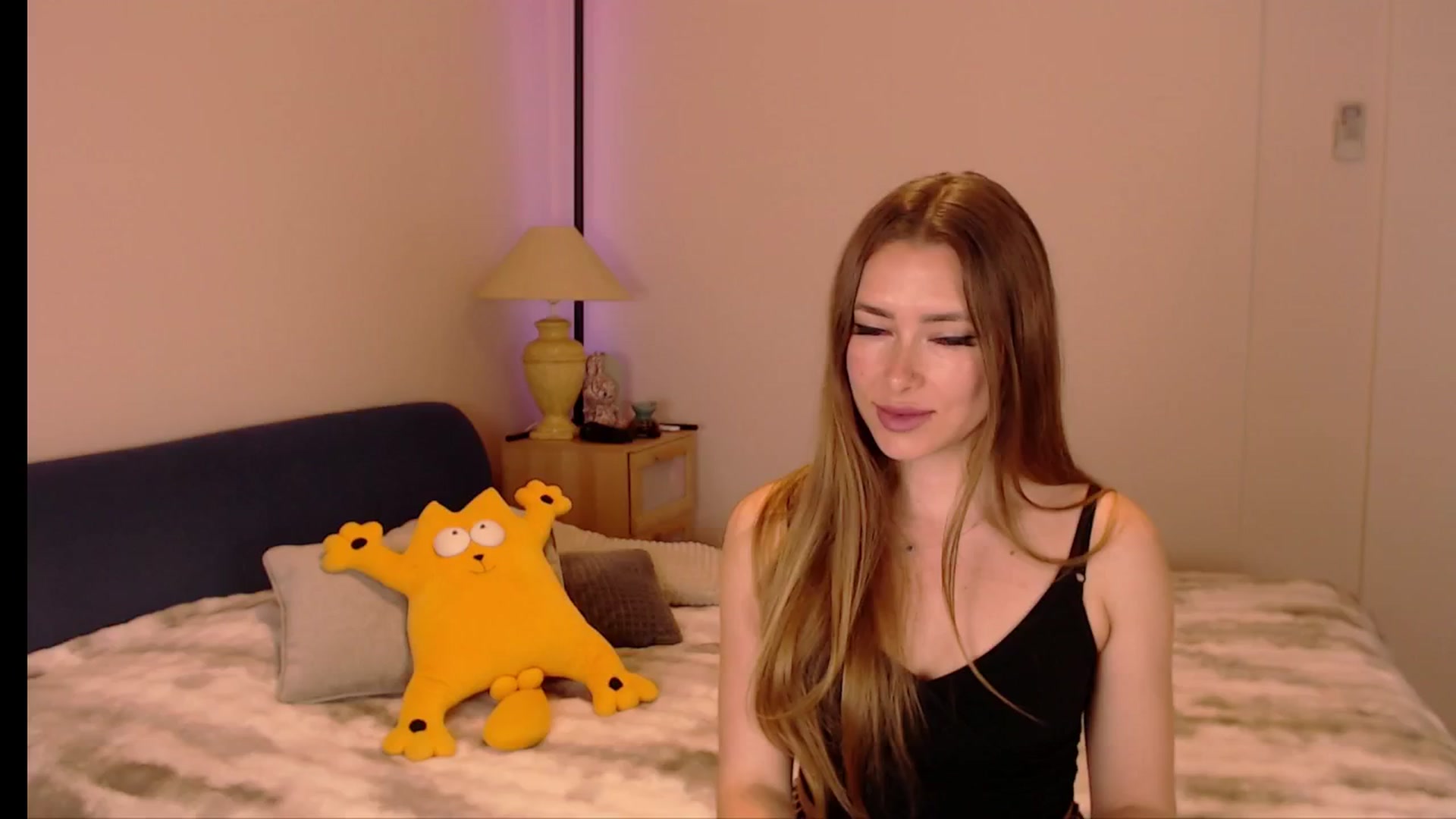 Gallery image thumbnail from SimonsWife's myfreecams stream on, 04/23/2026, 12:44 image 14 of 20