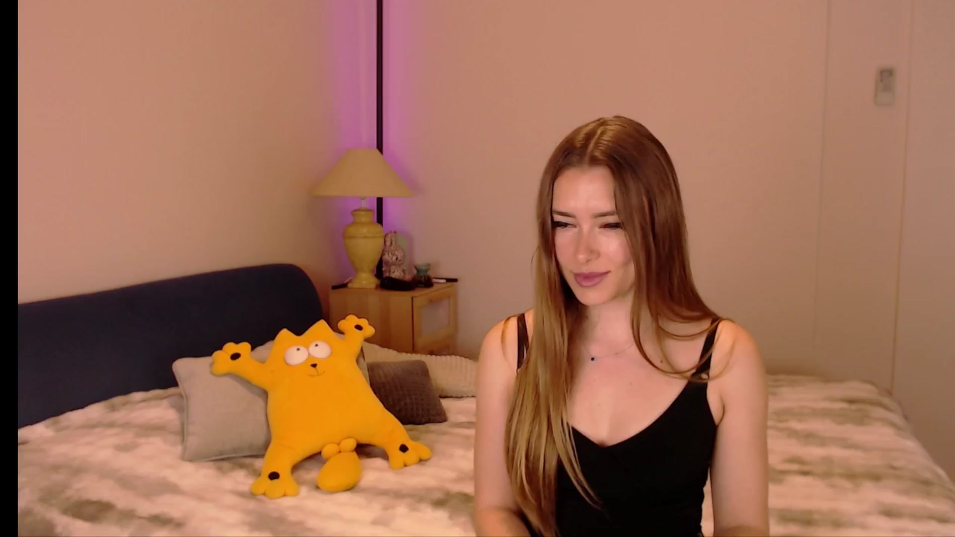Gallery image thumbnail from SimonsWife's myfreecams stream on, 04/23/2026, 12:44 image 18 of 20