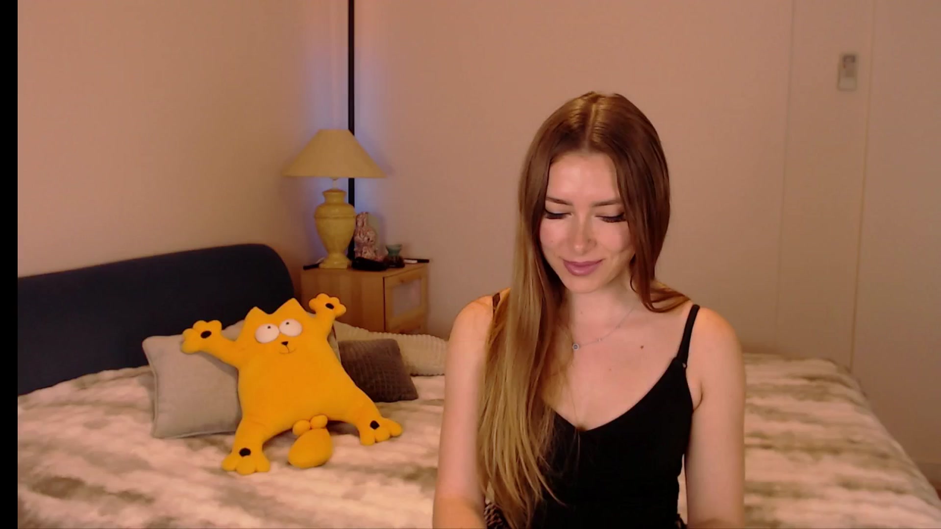 Gallery image thumbnail from SimonsWife's myfreecams stream on, 04/23/2026, 12:44 image 7 of 20