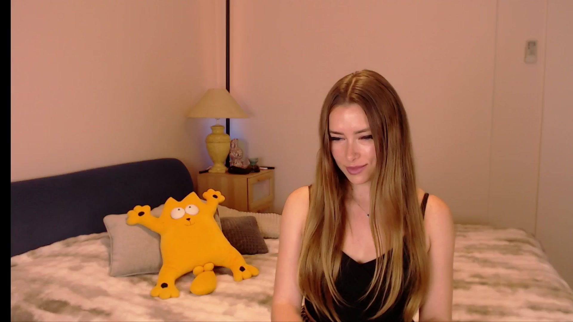 Gallery image thumbnail from SimonsWife's myfreecams stream on, 04/23/2026, 13:35 image 3 of 20