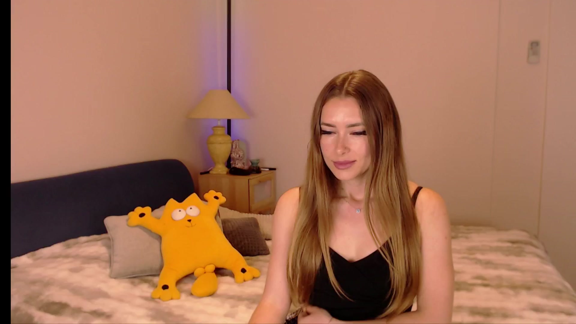 Gallery image thumbnail from SimonsWife's myfreecams stream on, 04/23/2026, 13:35 image 2 of 20