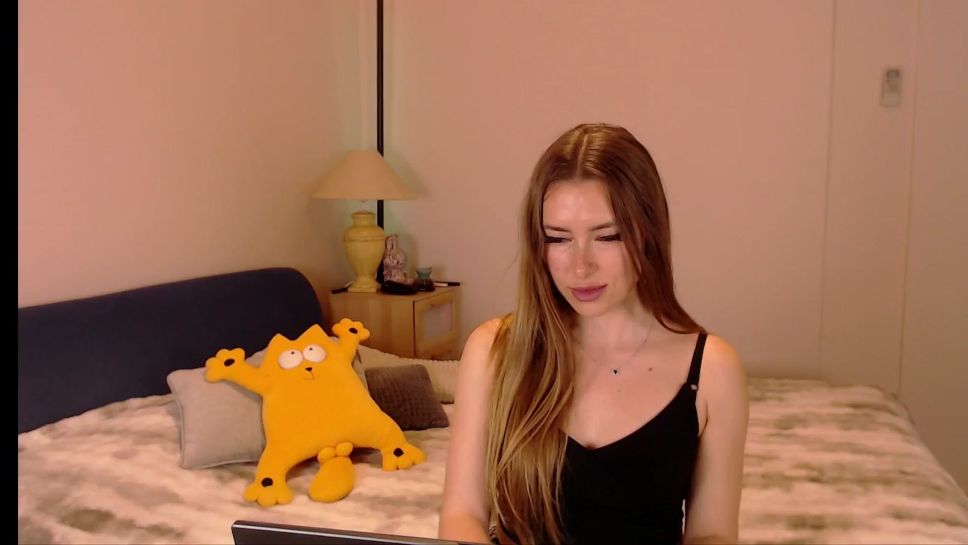 Gallery image thumbnail from SimonsWife's myfreecams stream on, 04/23/2026, 14:26 image 7 of 20
