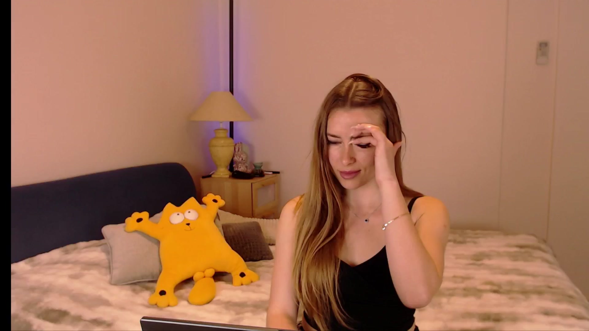 Gallery image thumbnail from SimonsWife's myfreecams stream on, 04/23/2026, 14:26 image 12 of 20