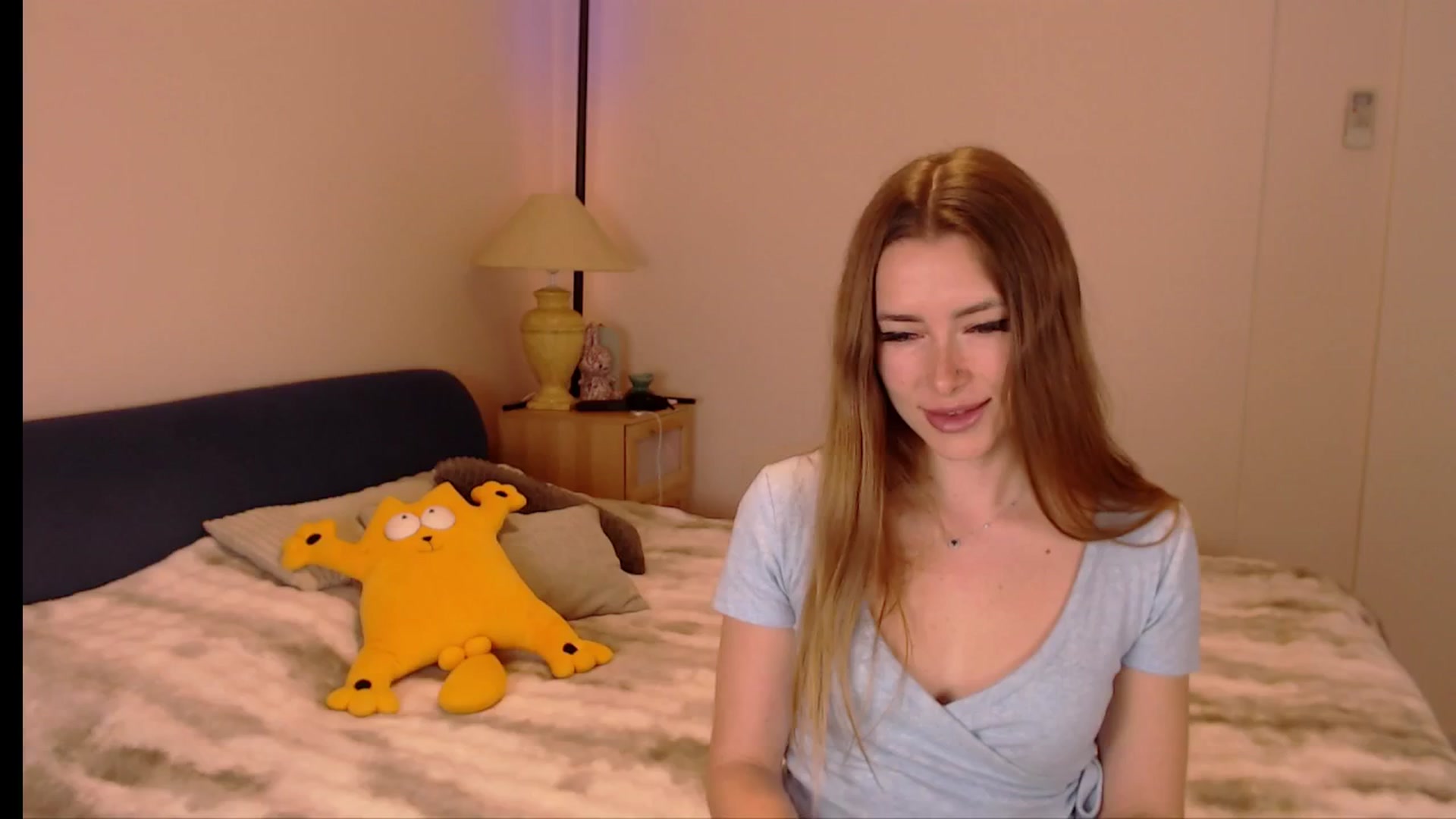 Gallery image thumbnail from SimonsWife's myfreecams stream on, 04/26/2026, 14:44 image 9 of 20