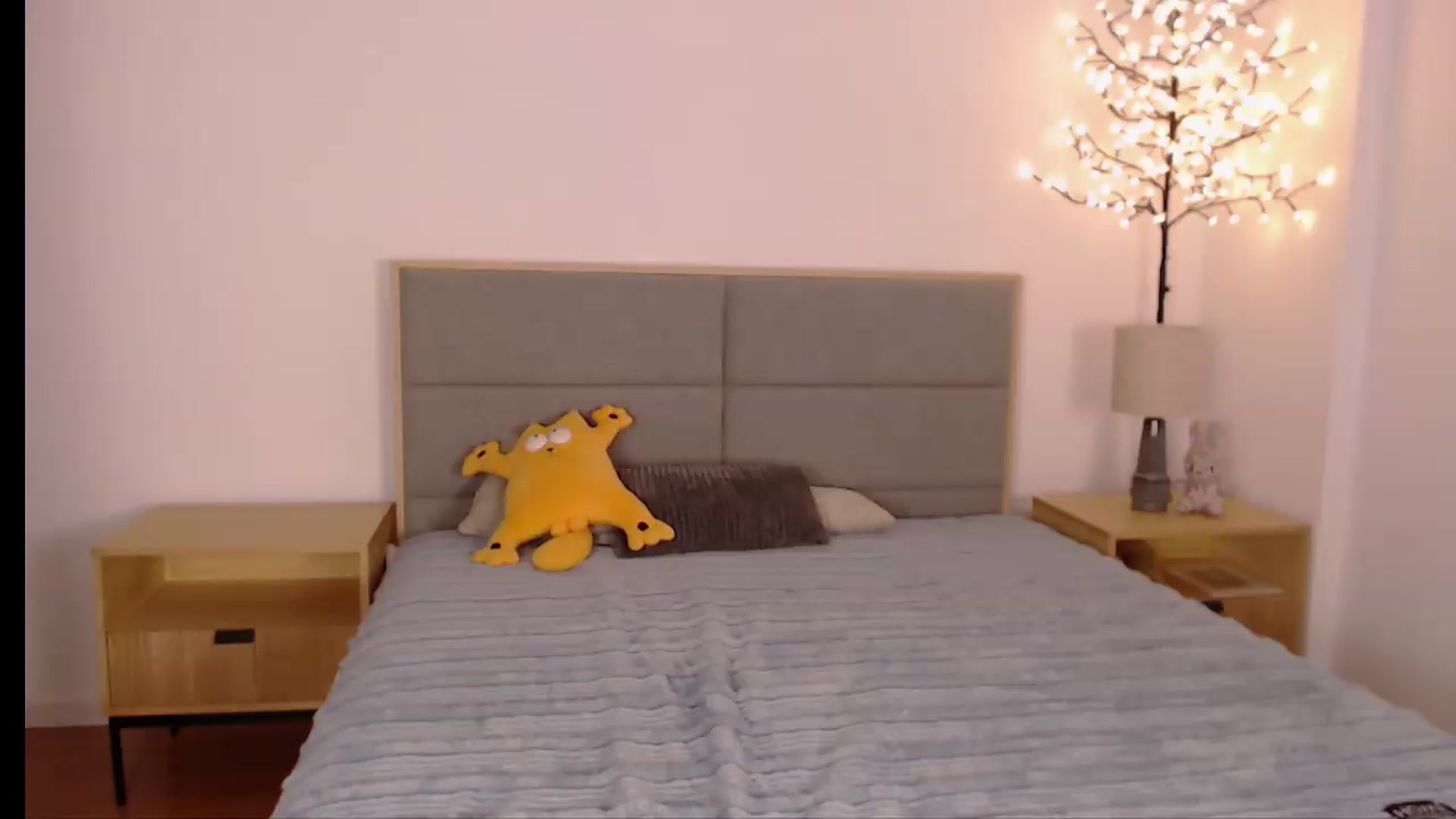 Gallery image thumbnail from SimonsWife's myfreecams stream on, 07/02/2026, 13:51 image 11 of 20